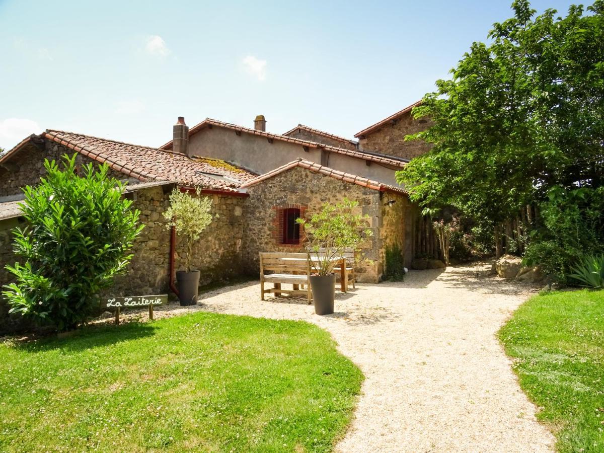 Terre Et Eau Les Chambres D'Hotes B&B Sevremont La Flocelliere Exterior photo